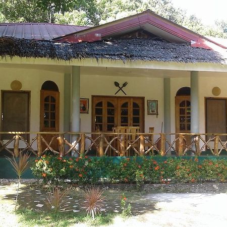 Chelle'S Guesthouse And Backpackers Siquijor Exterior foto